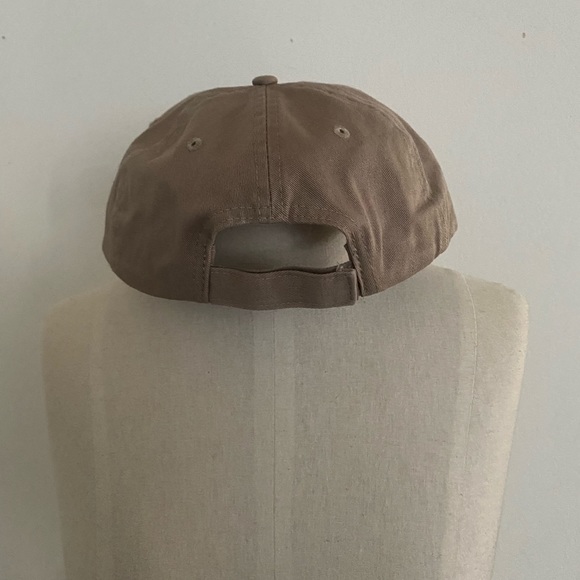 Neutral Cap - Picture 3 of 4